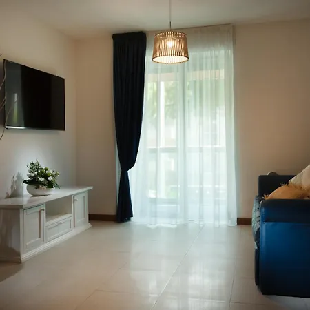 Vespucci Apartment *